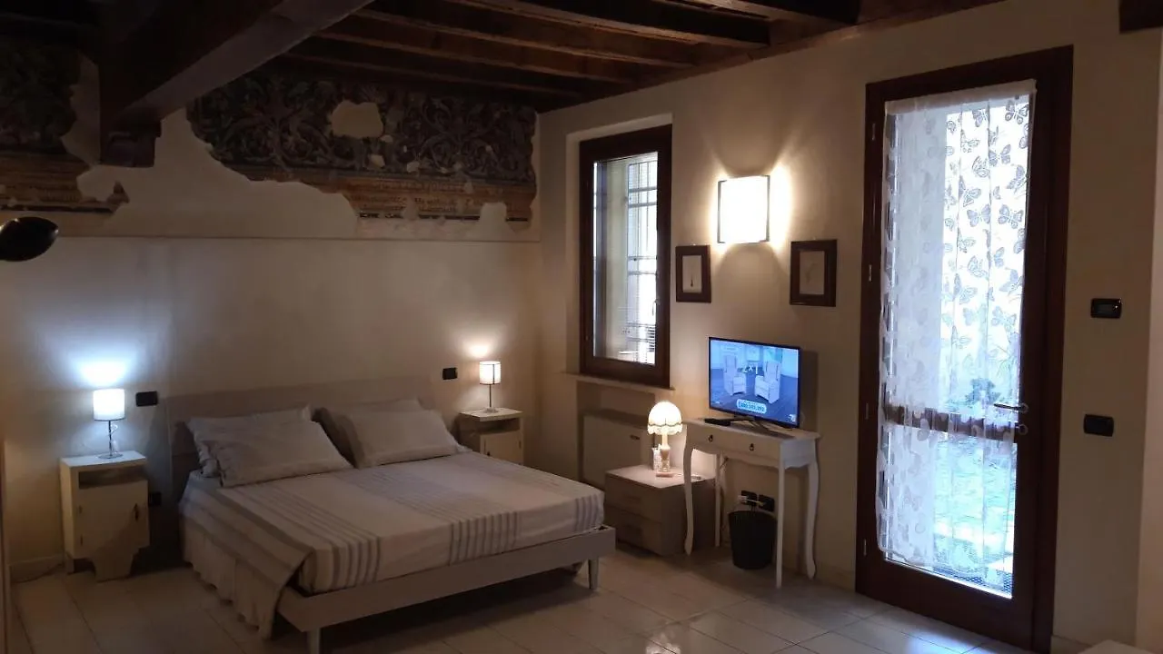 Akantho Apartment Mantova
